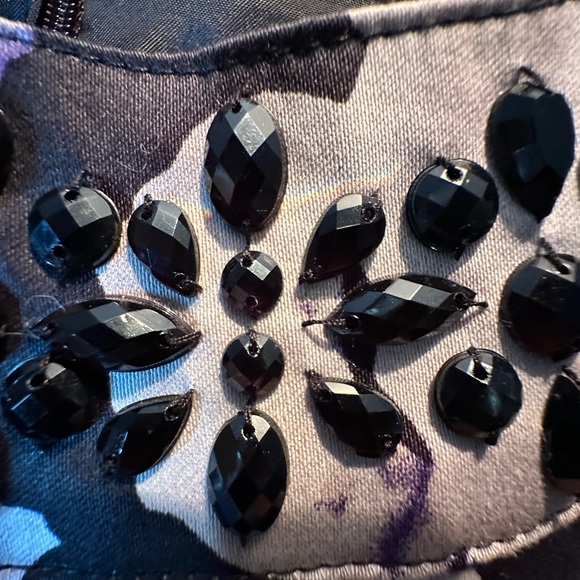 Pretty Floral Beaded Sleeveless Shift Dress - Picture 3 of 6